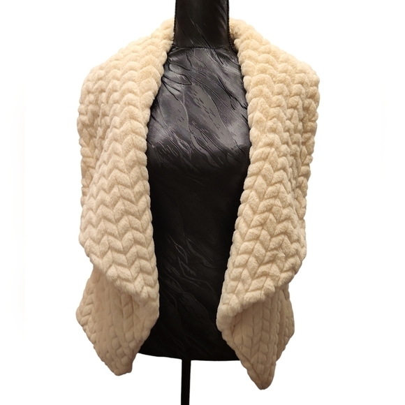 JOU JOU Med Faux Fur Vest rn#114552 - Picture 1 of 16